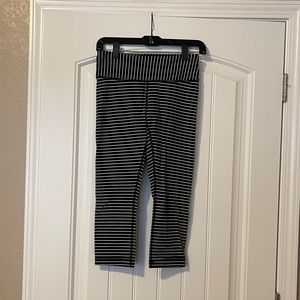 Lululemon Wunder Under Parallel Black & White Crop